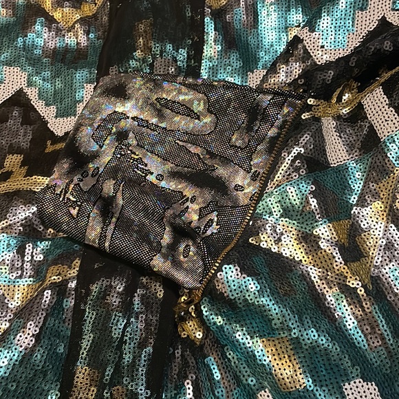 Tribal warrior sequin faux fur vest by Yoshi Zen - Picture 7 of 14